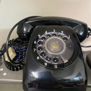 昭和レトロな昔のNTT黒電話機　