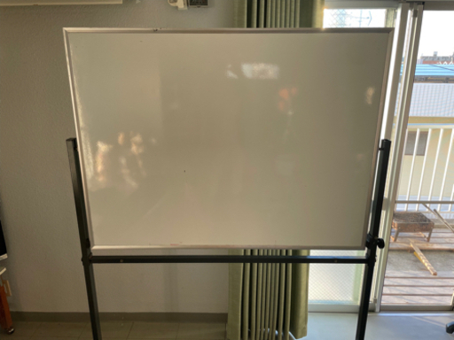 【中古】両面キャスター付　ホワイトボード