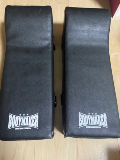 BODY MAKER ミット2個　値下げします‼︎