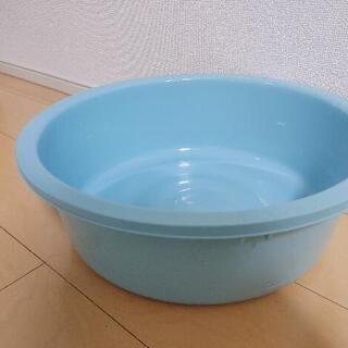 【お譲りします】洗濯や足湯に。ポリエチレン製たらいの画像