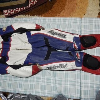 バイク用ワンピース革ツナギ TRINITY サイズＬＬＷ メッシ...