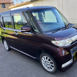 ダイハツの タント車 