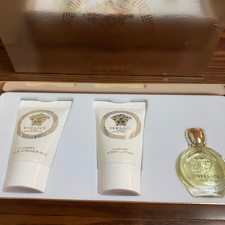 🉐値下げ2,500円🉐　新品　ベルサーチ　オーデコロン等　3点セット🉐