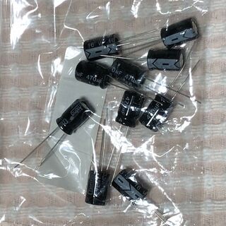 電解コンデンサ　キャパシタ　3種「10V　3300μF」「25V　2200μF」 「16V　470μF」新品未使用品　どれでも1個あたり100円で購入可能の画像