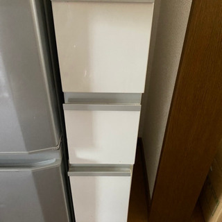 キッチン　棚　隙間収納の画像