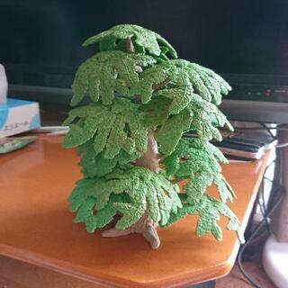 木のオブジェの画像