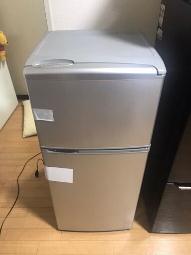 【引き取り限定】中古　冷蔵庫　２０１２年製　 AQR-111A