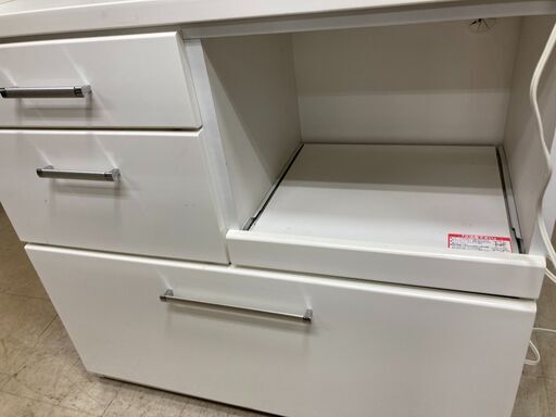 【リサイクルショップどりーむ荒田店】9612　食器棚　中型　白　コンセント2カ所付き　ホワイト　おしゃれ　水屋