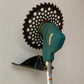 草刈機　充電式　マキタ　Uハンドル