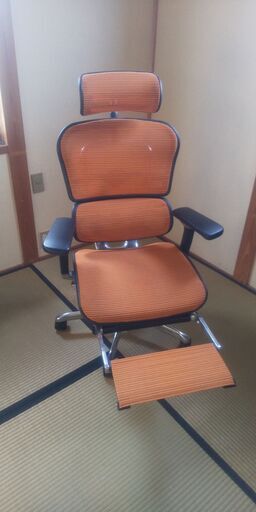 【美品】エルゴヒューマン プロ オットマン内蔵型 オフィスチェア