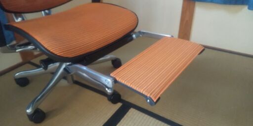 【美品】エルゴヒューマン プロ オットマン内蔵型 オフィスチェア 