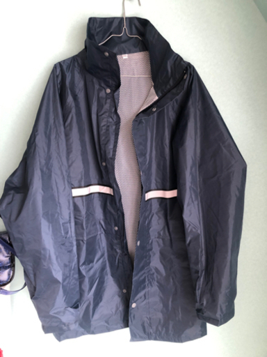 宅配ウーバー最適な美品雨具　レインスーツ