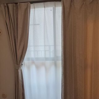 カーテン　ニトリ「ロペ」100×189くらい×2枚
