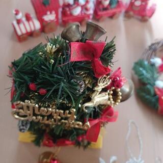 クリスマスツリー　オーナメント飾り等の画像