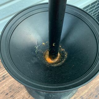アンティーク調アイアン傘立て 黒　無料でお譲りいたします。 大理石調の画像
