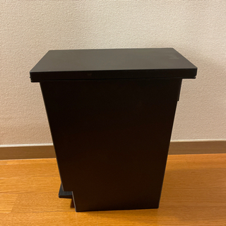 ゴミ箱の画像