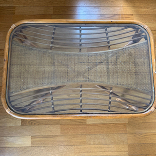 籐のガラステーブル