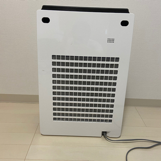 シャープ 加湿空気清浄機 プラズマクラスター 7000 スタンダード 11畳 / 空気清浄 14畳 ホワイト KC-30T6-Wの画像