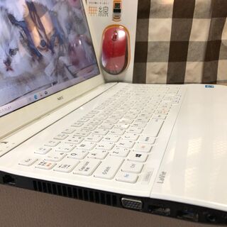 Ａランク美品リノベＰＣ・Ｗｅｂカメラ内蔵💗高速ｉ５第三世代/爆速ＳＳＤ２４０ＧＢ/メモリ４GＢ💗人気のクロスホワイト/Ｗｉｎ１０/Office2019付/15.6ｲﾝﾁ/無線ＬＡＮ/ＤＶＤ・ＣＤ再生ソフト付　No.2112008の画像