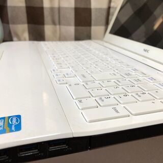 Ａランク美品リノベＰＣ・Ｗｅｂカメラ内蔵💗高速ｉ５第三世代/爆速ＳＳＤ２４０ＧＢ/メモリ４GＢ💗人気のクロスホワイト/Ｗｉｎ１０/Office2019付/15.6ｲﾝﾁ/無線ＬＡＮ/ＤＶＤ・ＣＤ再生ソフト付　No.2112008の画像