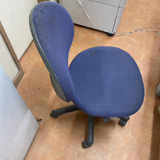 事務用椅子の画像