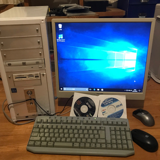 【最終値下げ】Windows10認証済み　モニター、キーボードセット