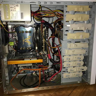 【最終値下げ】Windows10認証済み　モニター、キーボードセットの画像