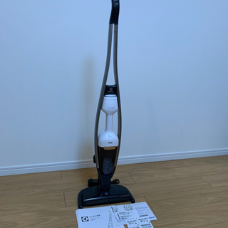 エレクトロラックス コードレス 掃除機 Pure Q9 北欧デザ...