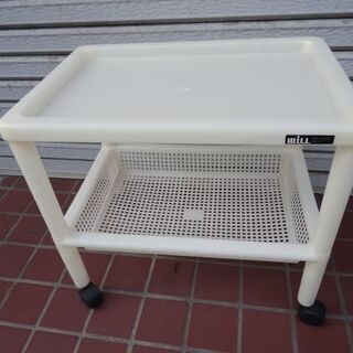 ワゴン　キャスター付き　サイズ約48×33×高さ43cm