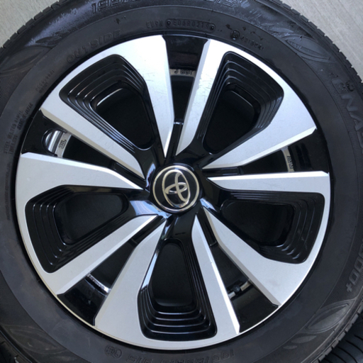 プリウスphv純正ホイルとタイヤ