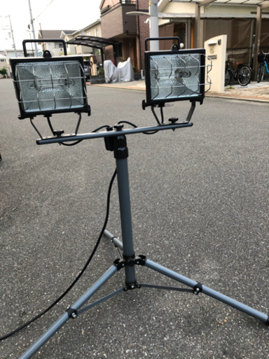 投光器