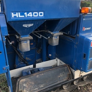 イセキ コンバイン HL1400の画像