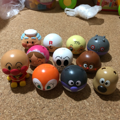 おっきなアンパンマン  ガチャガチャ 変形 マスコット