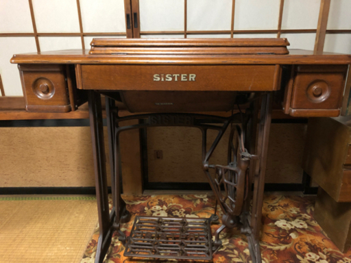 SISTER鉄製ミシン