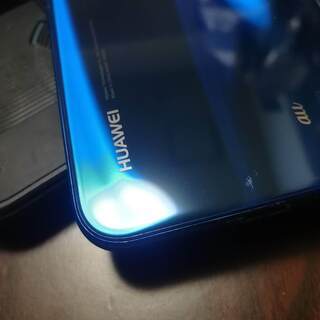 SIMロック解除済 huawei p20lite au版 64GB 少し難あり 防水ケース等オマケ付きの画像