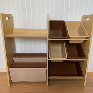 子供のおもちゃ収納棚