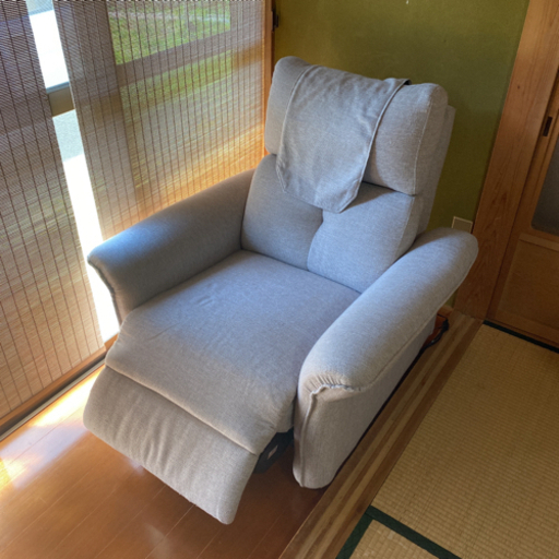 布張り電動リクライニングチェア　ニトリ