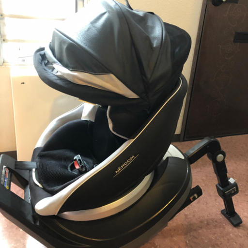 チャイルドシート　COMBI ネムール　ISOFIX