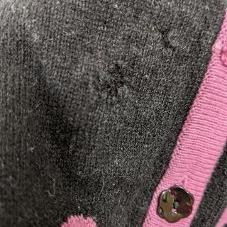 【大きいサイズ】黒い生地にピンクの水玉カーディガンの画像