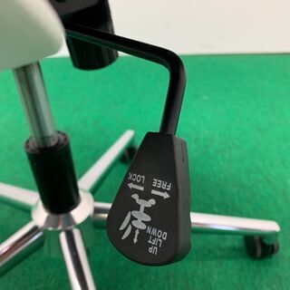 中古　井上金庫　W615　肘置き付きOAチェア　レッド　龍ヶ崎倉庫の画像