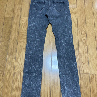 ブラックジーンズの画像