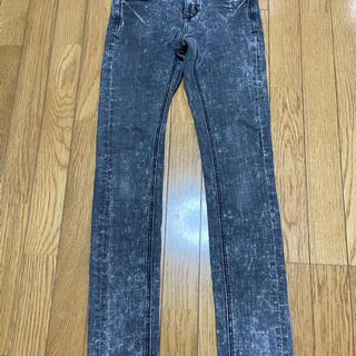 ブラックジーンズ