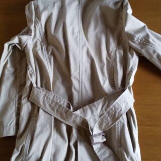 美品 do!family  しっかりした作りの定番トレンチコート の画像