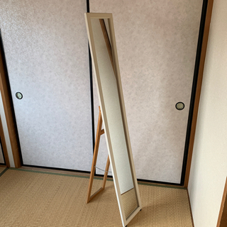 全身鏡　（高さ150cm×幅24cm）