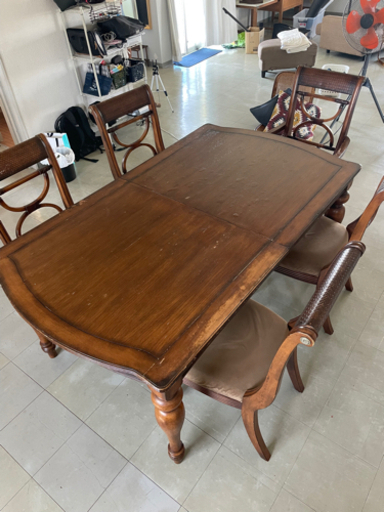 【中古】大きさを変えれるダイニングテーブル