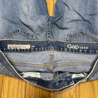 gap ダメージジーンズの画像