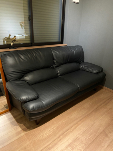 3人がけソファーとオットマン
