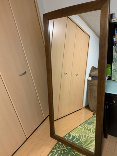姿見　大きな鏡　5000円になります。