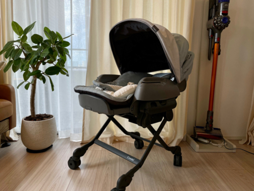 コンビのスウィングベッド＆チェアの販売