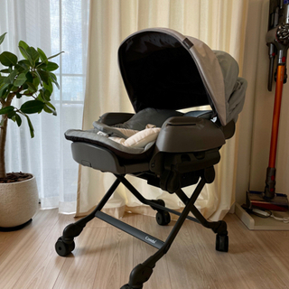 コンビのスウィングベッド＆チェアの販売